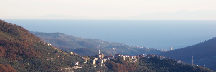 Ausblick von CASA ROSALIE auf das ligurische Meer, Korsika ist zu sehen